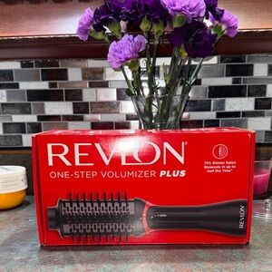 Revlon One-Step Volumizer Plus in Black and Red